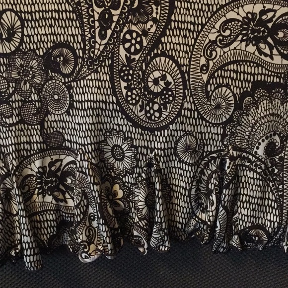 Brown and White floral and paisley print dress - Picture 5 of 5